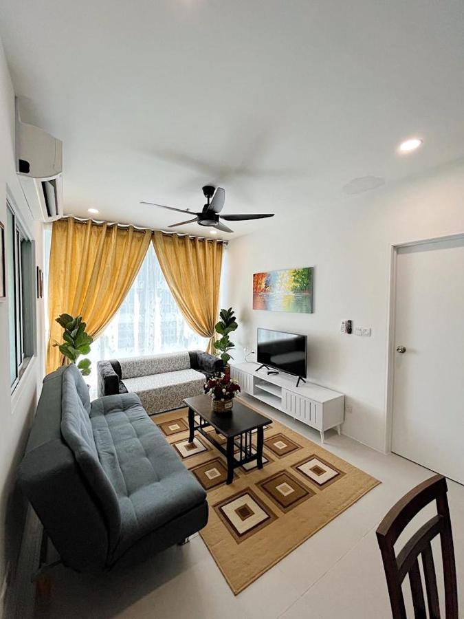 Aina Staycation, Metrocity Kuching Kültér fotó